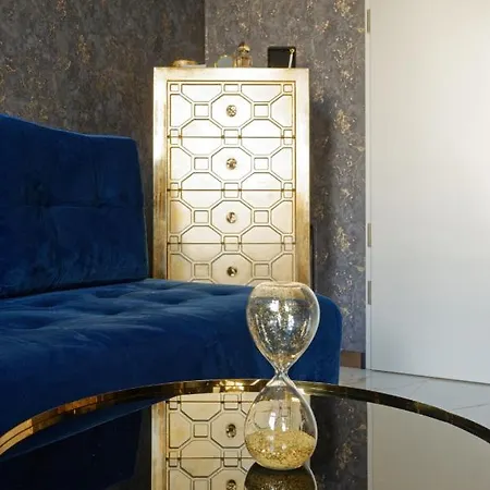 Apartament Sensual Venetian Mirror *